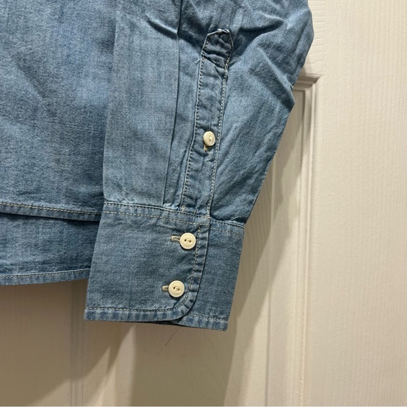 J Crew Light Blue Button-Up Denim Shirt Size 8 - Women’s - New With Tag - Picture 4 of 11